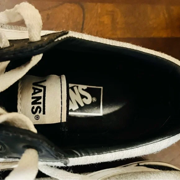 Vans Old Skool Classics Kids Sneakers Black and White Size 2Y - Picture 7 of 12